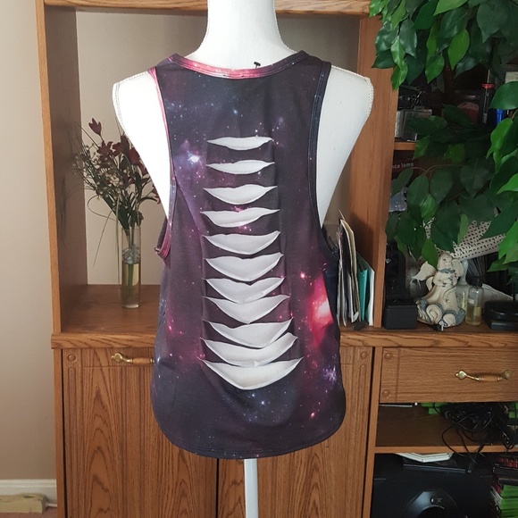 LAST 1! π Galaxy Print Tank - Picture 6 of 7